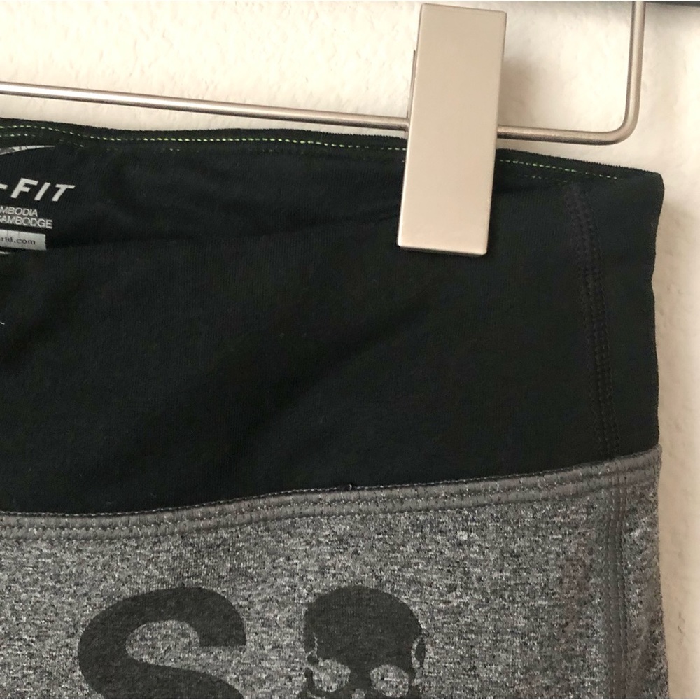 \Nike\• Dri-Fit Soul Cycle Cropped Leggings - Picture 8 of 16